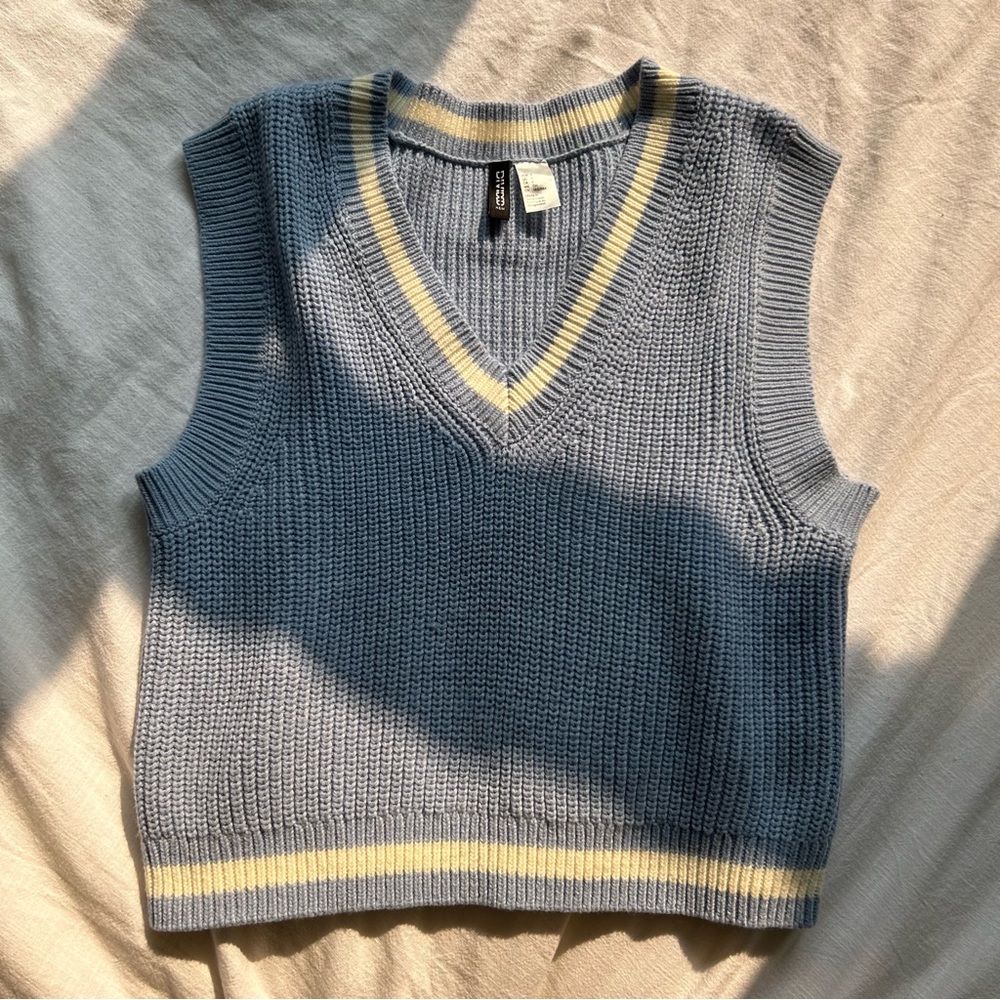 H&M Ribbed Sweater Vest - Picture 2 of 5